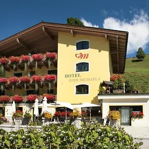 https://eder-michaela.saalbachhinterglemmhotels.com