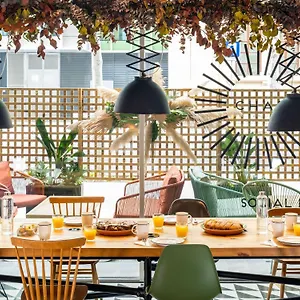 Ibis Plaza Glories 22@ 2*, Barcelona España